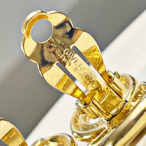 Vintage Givenchy Gold X and O Clip Earrings - Picture 8 of 8